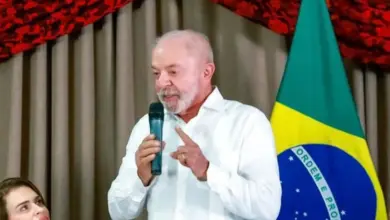 Lula faz primeira caminhada após o 1º turno e aposta em nova estratégia