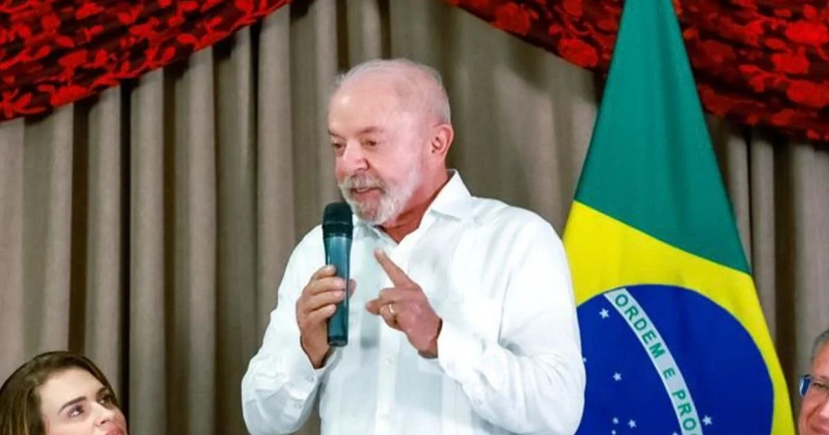 Lula faz primeira caminhada após o 1º turno e aposta em nova estratégia