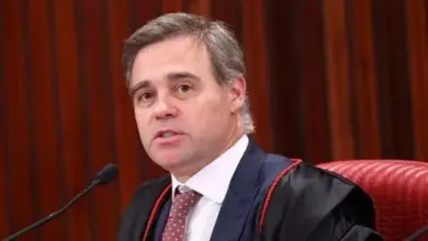 Mendonça manda CUT apagar cinco publicações contra Flávio e Meta recebe prazo de três horas