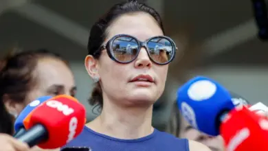 Michelle Bolsonaro é hostilizada ao votar no DF