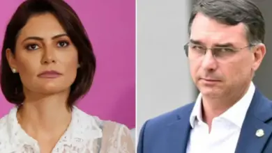Michelle Bolsonaro fica sem aplaudir Flávio durante reunião
