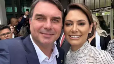 Michelle revela bastidores e afirma que Jair Bolsonaro está ansioso e confiante na vitória de Flávio