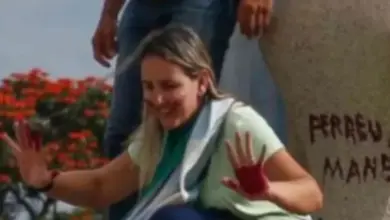 Moraes autoriza progressão de Débora do Batom ao semiaberto, mas mantém prisão domiciliar