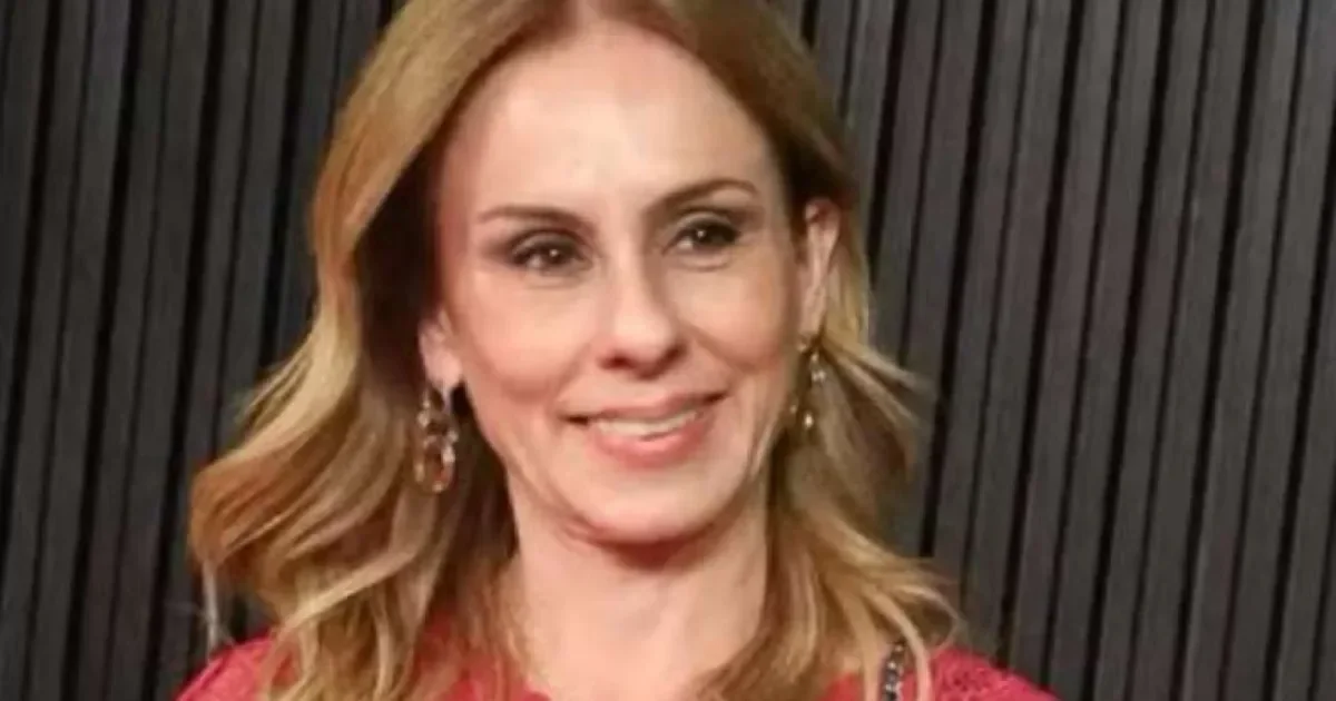 Novas mensagens detalham reservas de voos de Viviane Barci e cancelamento após prisão de Vorcaro