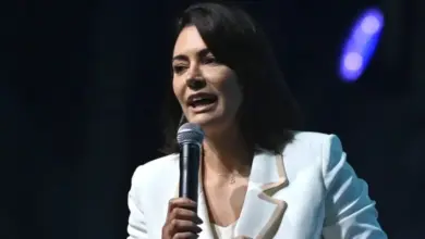 Nunes Marques manda à PGR ação de Michelle contra Janones por acusações