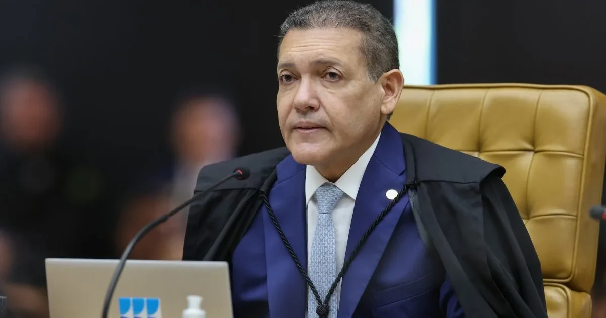 Nunes Marques reage às críticas e marca reunião com Lula e Flávio Bolsonaro