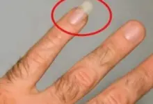 Por que algumas pessoas deixam a unha do dedo mindinho crescer tanto?