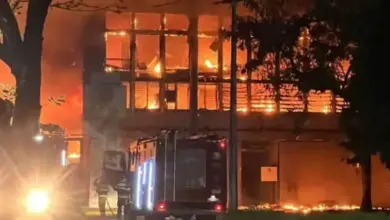 Prédio da UFPE é atingido por incêndio