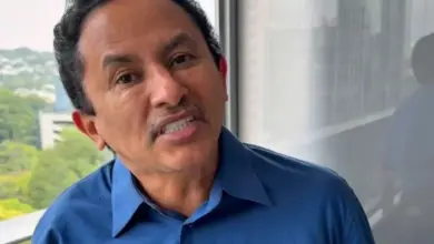 Resultado das urnas surpreende Caneta Azul, que reage nas redes sociais