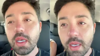 Rico Melquiades se emociona após declarar voto
